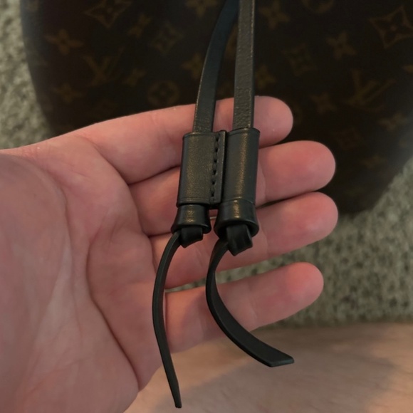 Louis Vuitton Neonoe bag - Picture 10 of 12